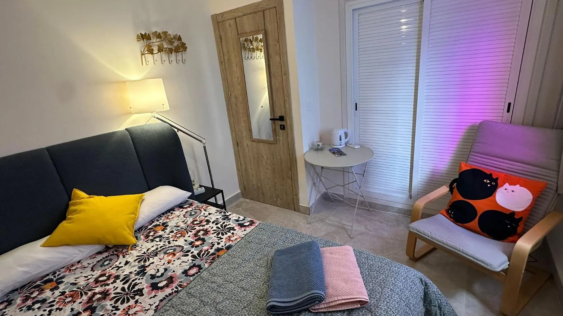 Peaceful Little Bedroom - Shared Home With 2 Cats Málaga 0*,  Spanje